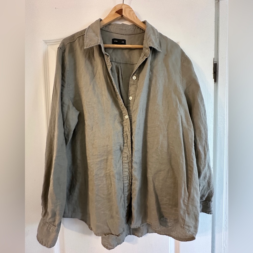 Lord & Taylor // linen button up // size large // GUC